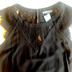 Black Jarred Lace Cap-sleeve Blouse